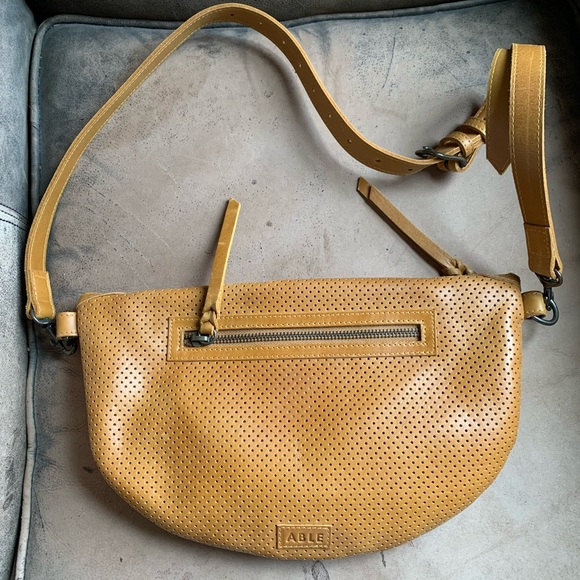 VGUC Able Berkeley Belt Bag - Picture 2 of 4